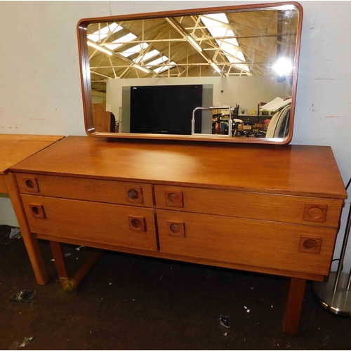 630 - Retro Schreiber mid century 4 drawer mirrored dressing table