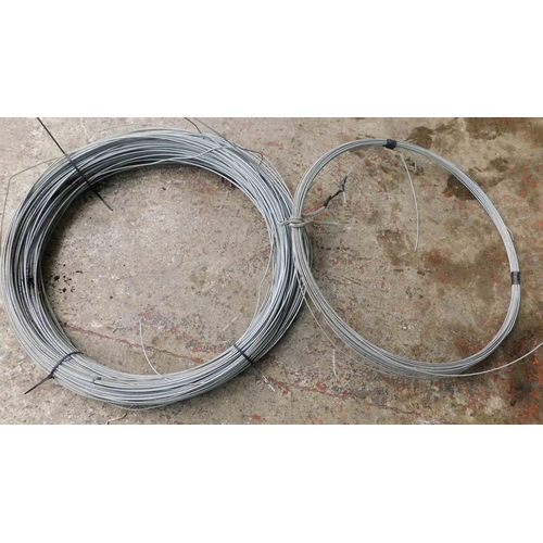 805 - 1x Large roll of fence wire + 1 partial