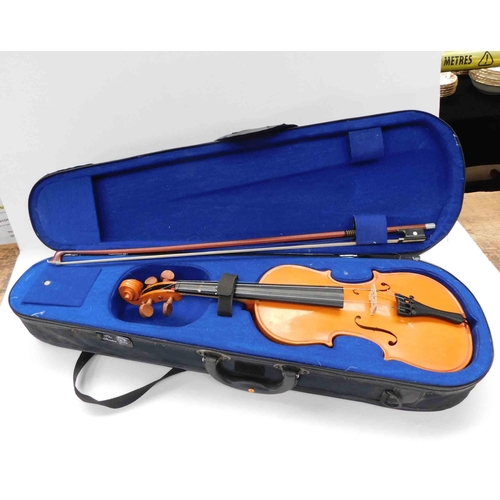 86 - Stentor - student violin in case - requires chin rest