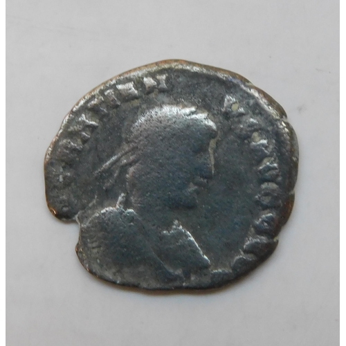 121 - Roman - Emperor Gallienus coin - 253/268 AD