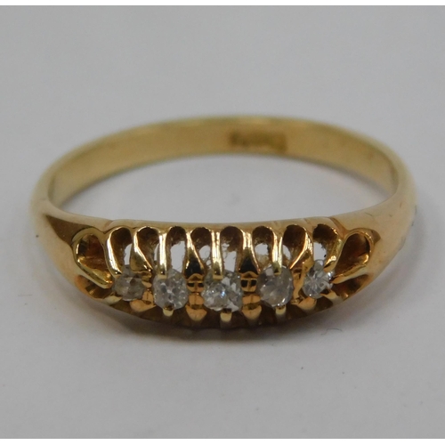 263 - Antique - 18ct gold Five diamond set ring - weight 3.3g...