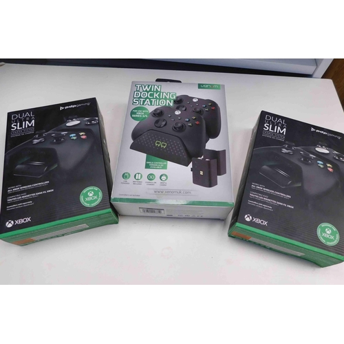 562 - 3x New and boxed Xbox accessories incl. twin docking station and dual ultra slim charger system