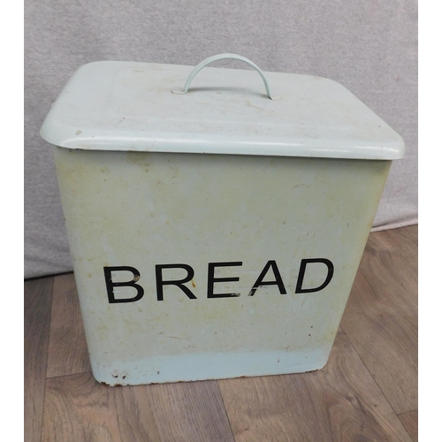 570 - Enamelled bread bin