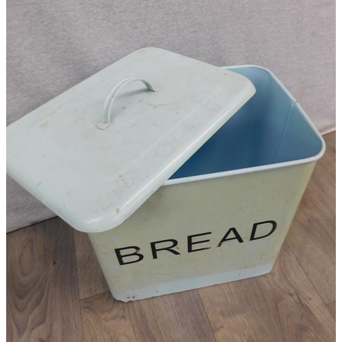 570 - Enamelled bread bin