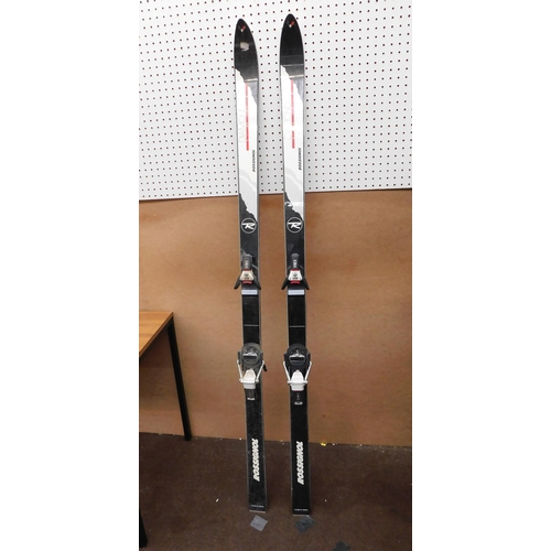 586 - Pair of Rossignol diamond skis