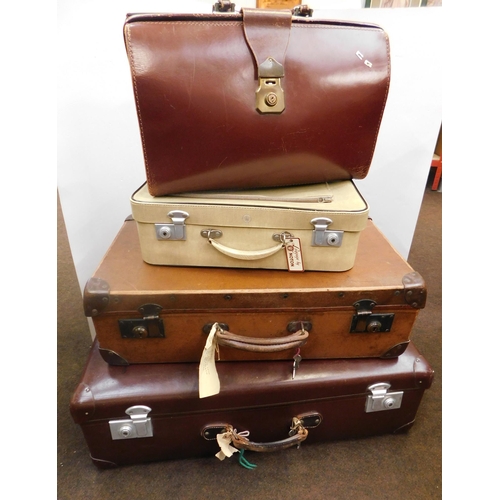 642 - 3x Vintage suitcases and briefcase