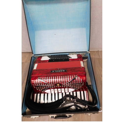 652 - Sonola Castelfidardo 72 bass accordion musette tuned