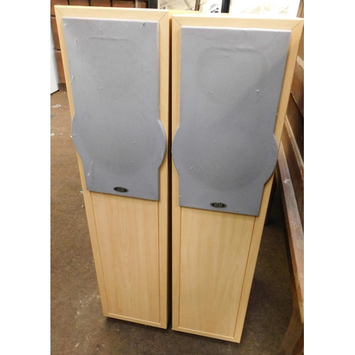 749 - Pair of Eltax speakers Liberty 5+