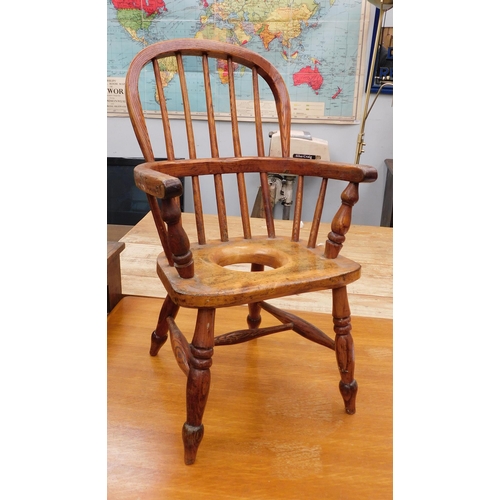 751 - Vintage child's Windsor training chair