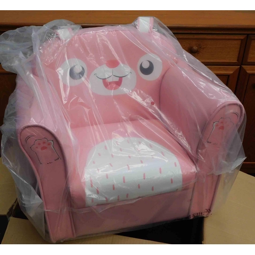 776 - Kids chair (new/boxed)