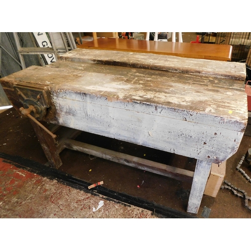 795 - Vintage wooden work bench with wood vice approx 54x31