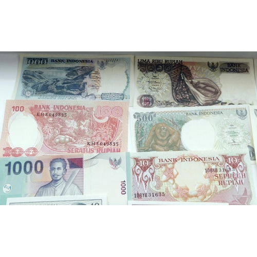 12 - Mixed - World banknotes