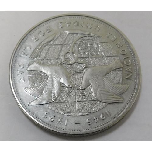 173 - 1995 dated - Dominican Republic Peso coin