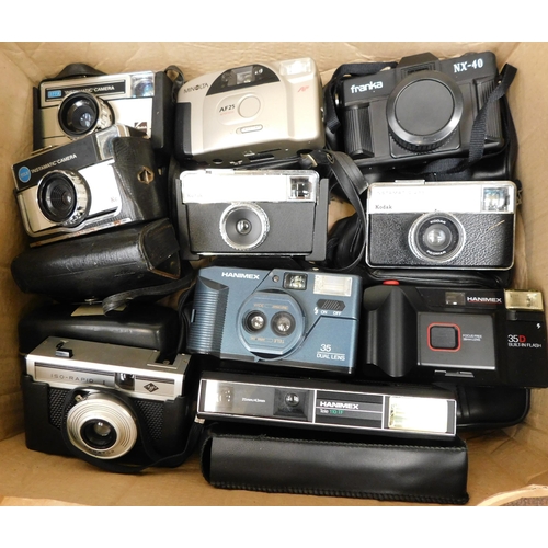 131 - Vintage - cameras & cases