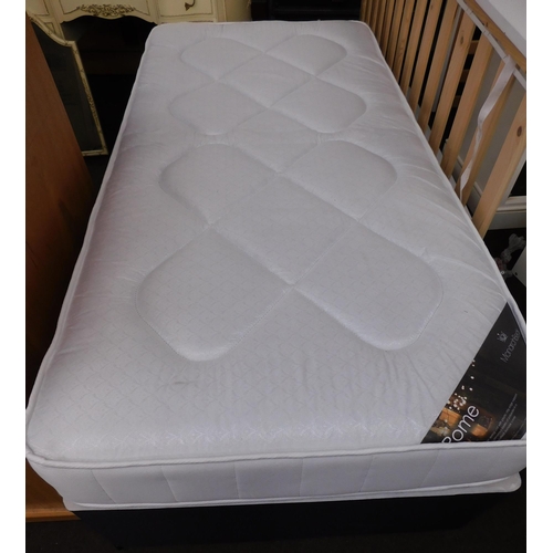 551 - Single bed & mattress