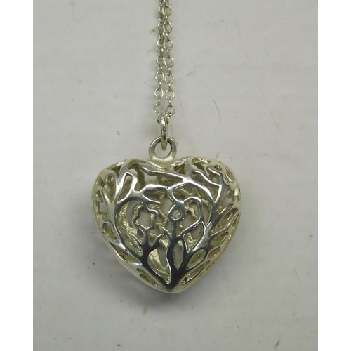 127 - Silver - heart pendant & chain