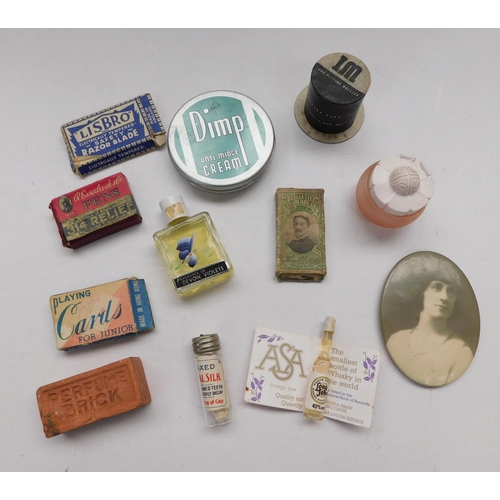 18 - Vintage - advertising items