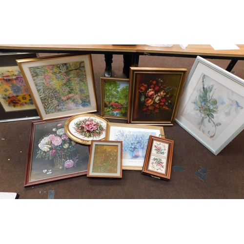 269 - Mixed style - floral themed framed pictures/
£1 start - all proceeds go to Bradford Nightstop charit... 