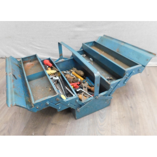 501A - Cantilever tool box with tools