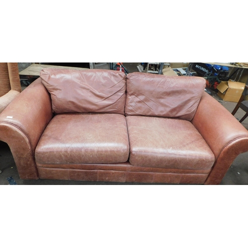 558 - Brown leather 2/3 seater settee