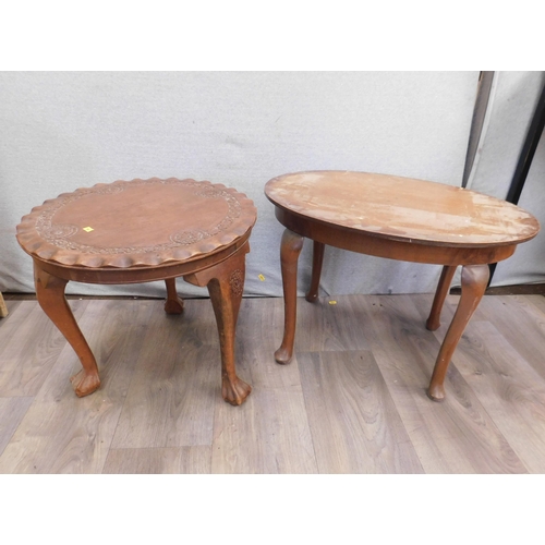 559 - 2 Vintage tables