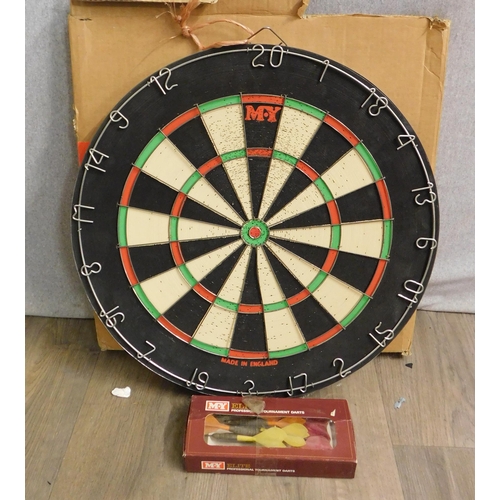 621 - Dart board and darts