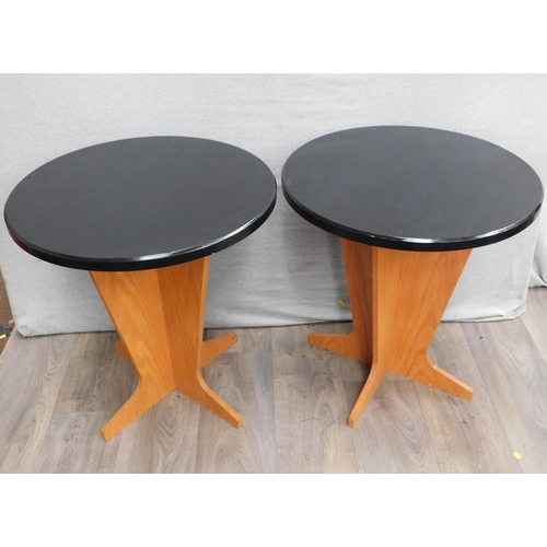 797 - 2x Round tables