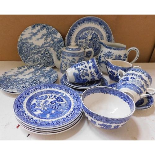 28 - Blue & white ceramics