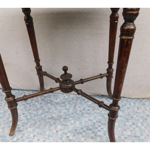 650A - Victorian 19th Century walnut side table