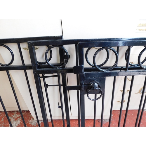 780 - 2 Drive gates and side gate/post in good condition - approx. 35