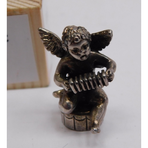 100 - Silver - cherub place name holder