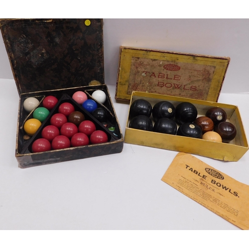 166 - Vintage - 1930's table bowls & snooker balls