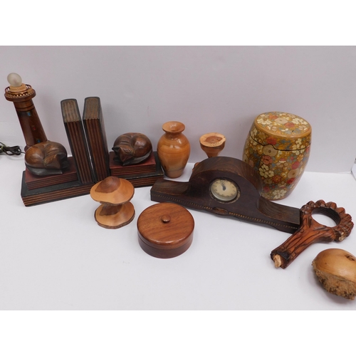 32 - Mixed - wooden items including bookends & lamp