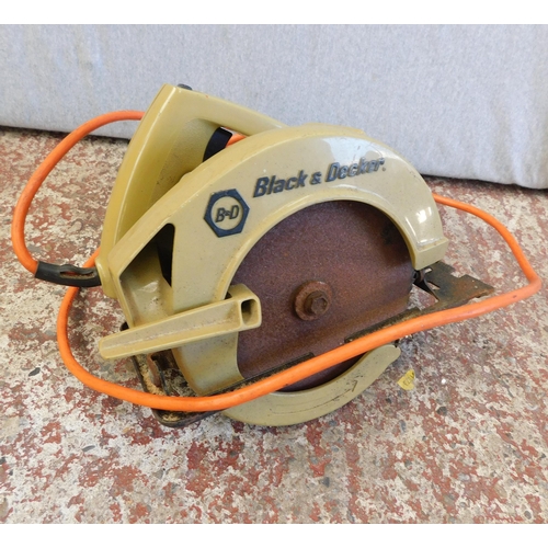 512 - Hand held circular saw w/o