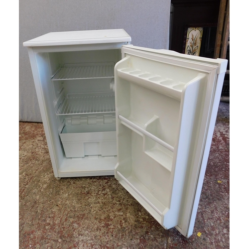 531 - Under counter Frigidaire fridge w/o