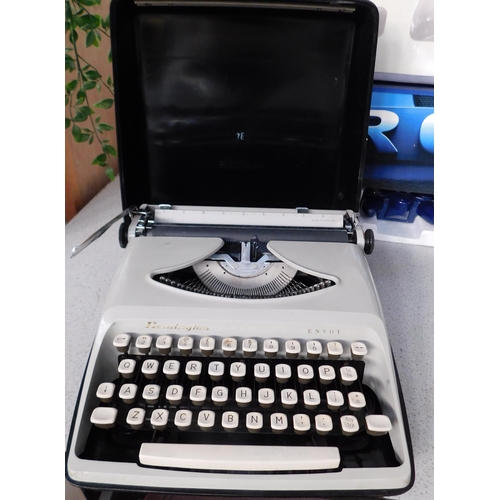 683A - Remington vintage typewriter