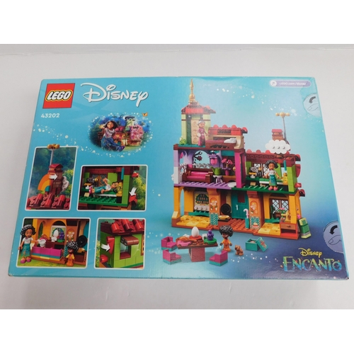 207 - Lego Disney 43202 Encanto - sealed as new