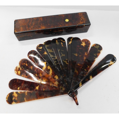 17 - Vintage - tortoise shell fan & box - fan requires new ribbon