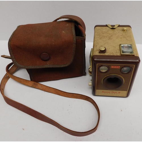 233 - Kodak Brownie - flash IV camera with case