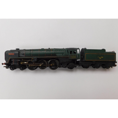 236 - Tri ang OO gauge R2595 glass 7MT Britannia 7000 loco & tender