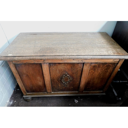 536a - Vintage oak blanket box