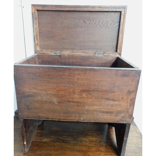 538A - Jacobean style blanket box/seat