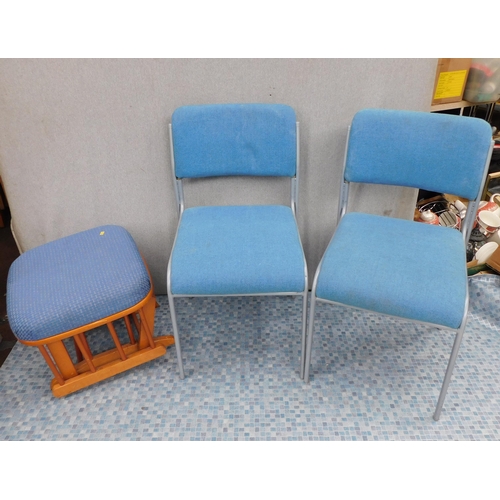 542A - 2x Metal framed chairs & rocking footstool