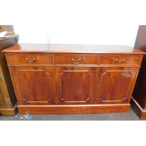 570 - Mahogany sideboard by Christopher Pratt