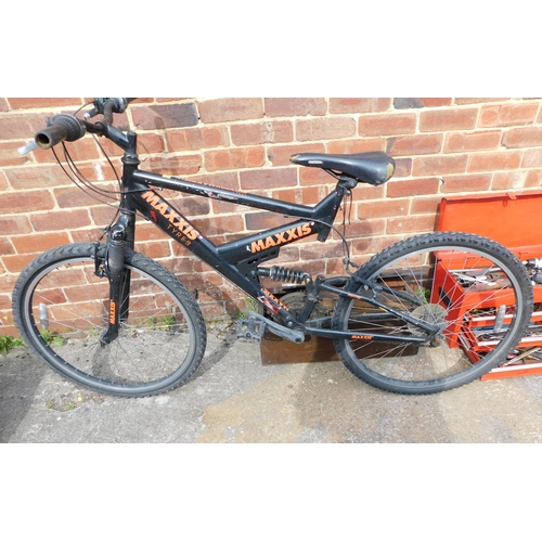 863 - Maxxis Tyres mountain bike, full suspension