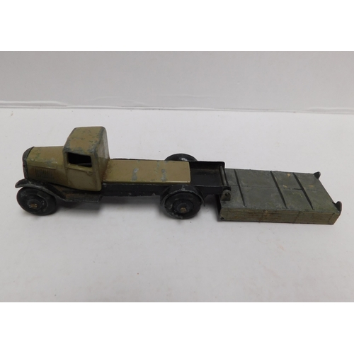 120 - Vintage - Dinky Austin tipper - original paint & tyres