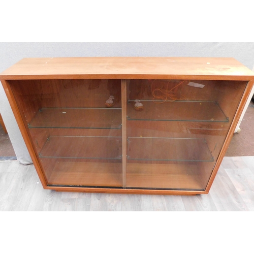 552 - Vintage glass fronted bookcase