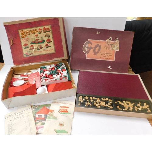 82 - Vintage - Bayko set & Traditional Japanese Go game