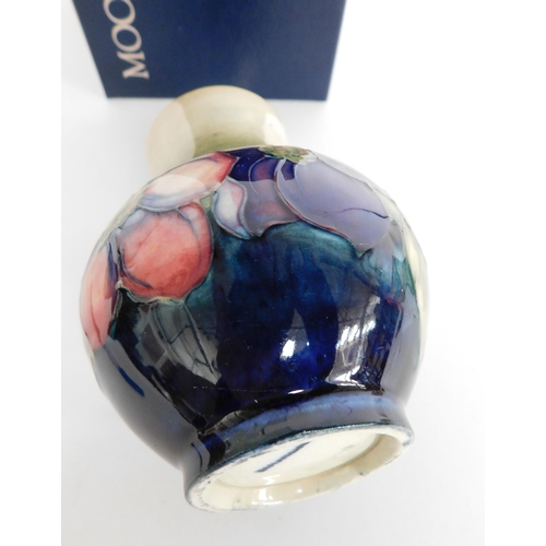 225 - Moorcroft - Anemone pattern squat vase - approx. 5