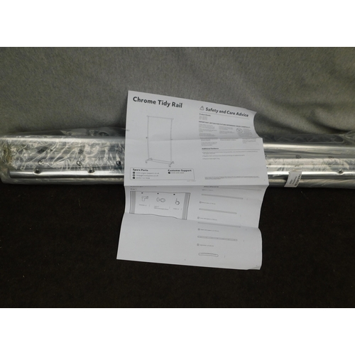 522 - New & unassembled chrome tidy rail